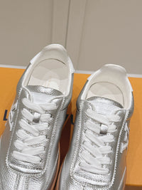 Frontrow Sneakers