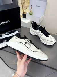 Logo Sneakers