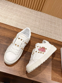 Garavani Rockstud Heart Leather Sneakers