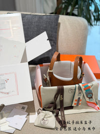 Picotin Lock 18 Clemence Leather