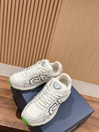 B30 Sneakers