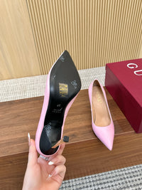 Bombshell Pumps