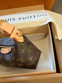 Hills Pochette Bag