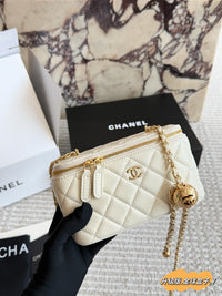 Pearl Crush Vanity Bag
