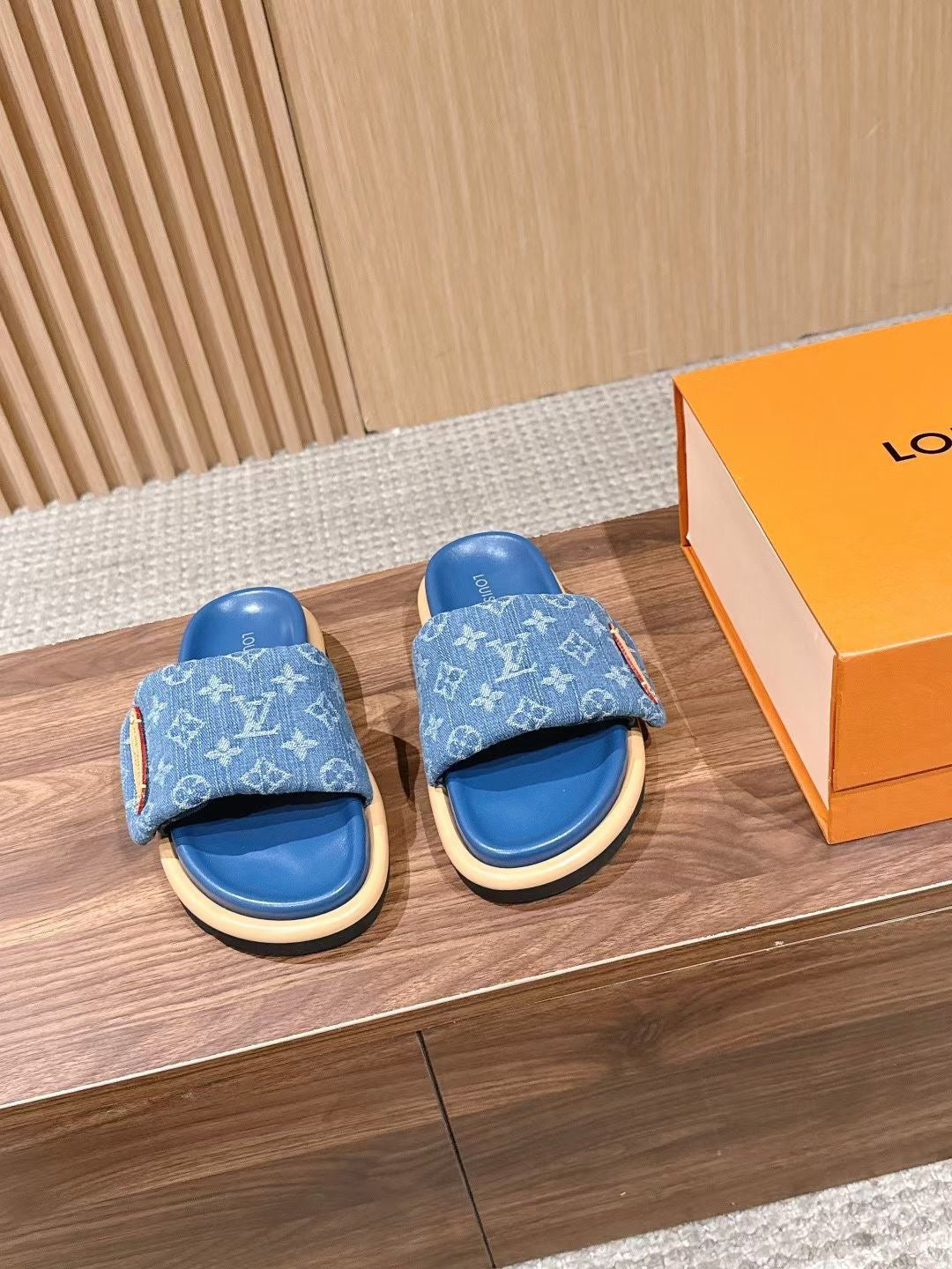 Pool Pillow Comfort Mules