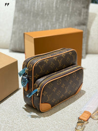 Trio Messenger Bag
