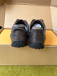 T Sneakers