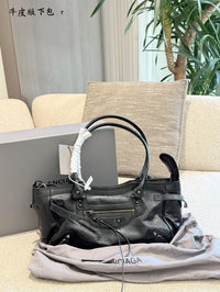 Le City Shoulder Bag