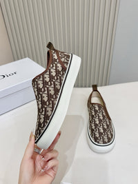 Saltwind Slip-On Sneakers