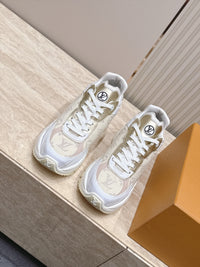 Run 55 Sneakers