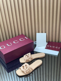 Interlocking G Slide Sandals