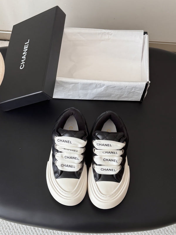 26B Logo Sneakers
