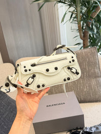 Le Cagole Shoulder Bag