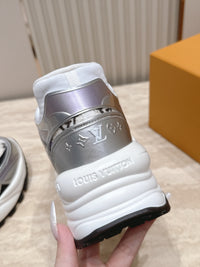 Run 55 Sneakers