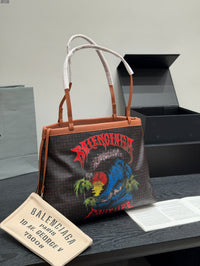 Select Medium Tote Bag