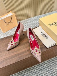 Garavani Studdy Pumps