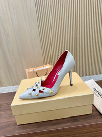 Garavani Studdy Pumps