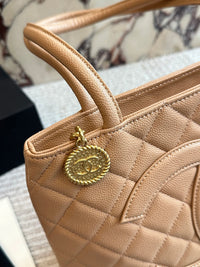 Medallion Tote