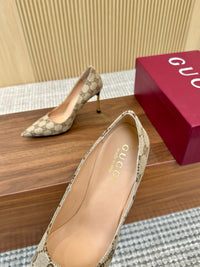 Bombshell Pumps