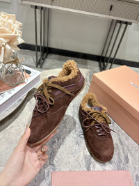 Gymnasium Suede Sneakers