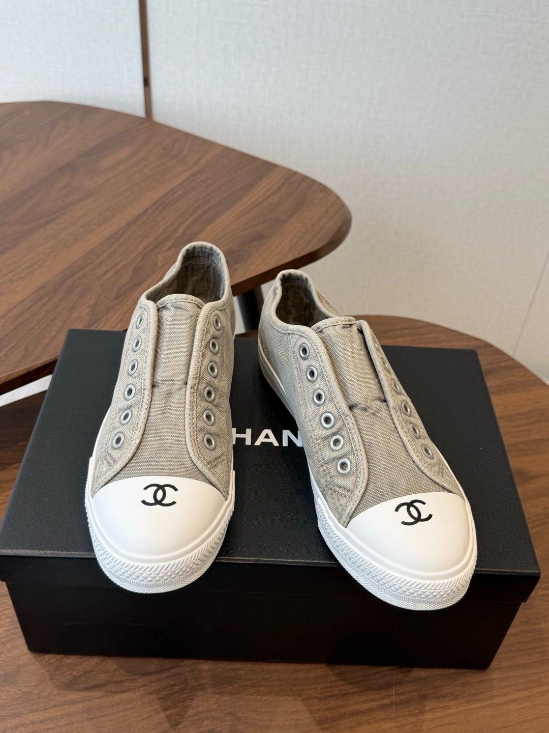 26S Slip-on Sneakers