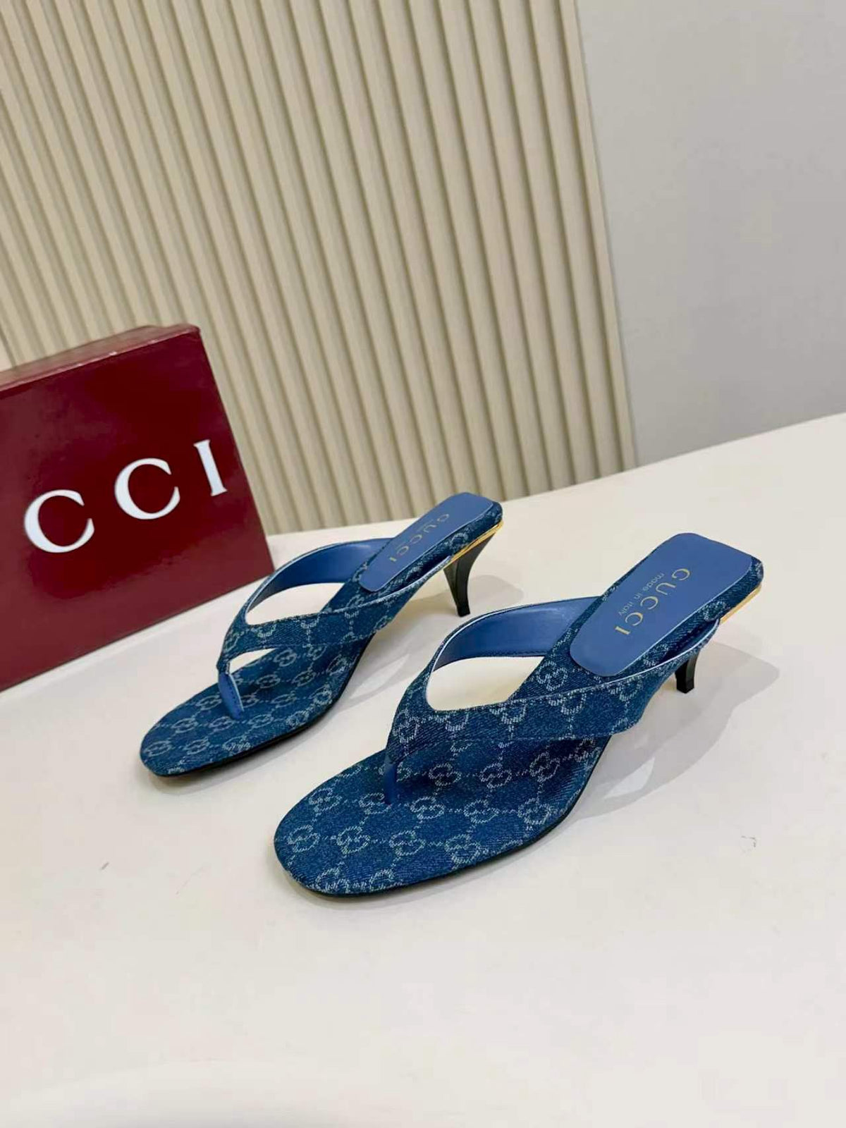 Vittoria Thong Sandals