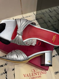 26S Garavani Annet Mules
