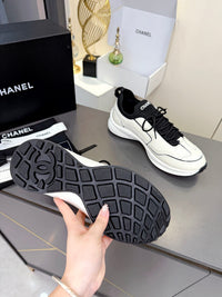 Logo Sneakers
