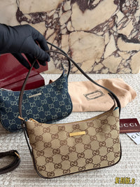 Lady Lunetta Shoulder Bag