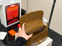 Le 5 à 7 Supple Small Shoulder Bag