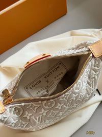 Hills Pochette Bag