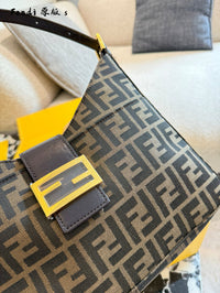 Zucca Shoulder Bag