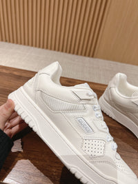 Jones Sneakers