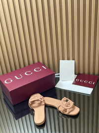 Interlocking G Slide Sandals