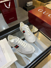 Stretch Low Top Trainers
