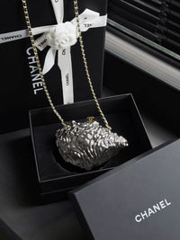 26P Oyster Minaudière