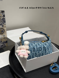 Oblique Pouch