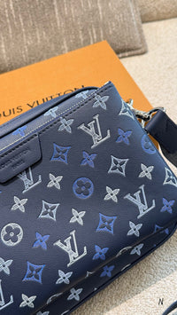 Trio Messenger Bag