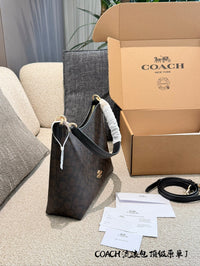 Laurel Shoulder Bag
