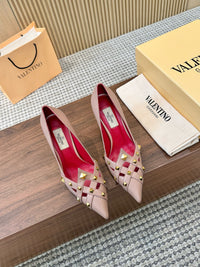 Garavani Studdy Pumps