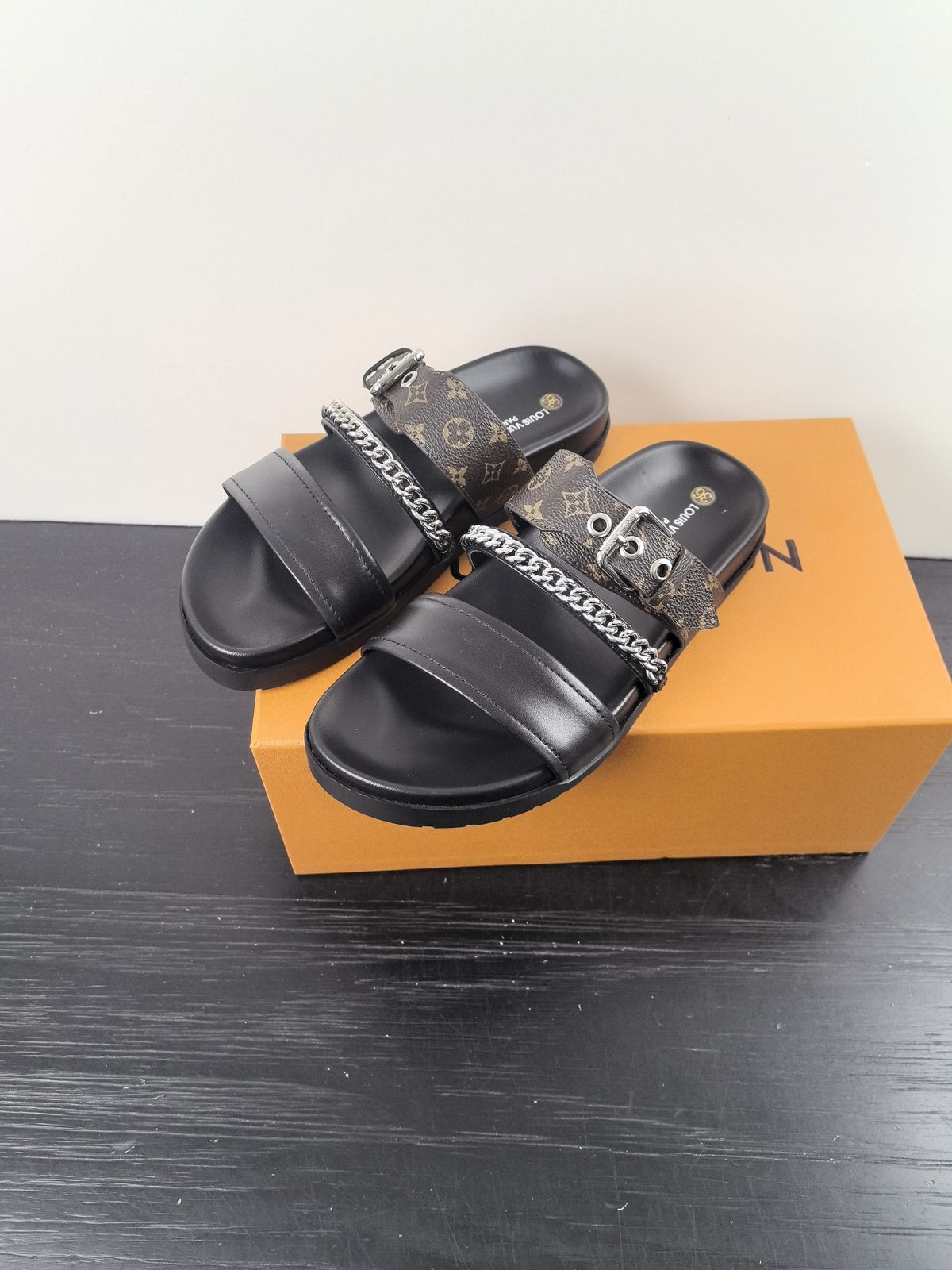 Vibe Comfort Mules