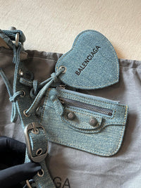 Le Cagole Small Shoulder Bag in Blue Washed Denim