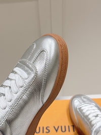 Frontrow Sneakers