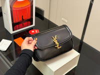 Le 5 à 7 Supple Small Shoulder Bag