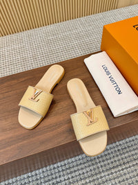 Capri Flat Mules