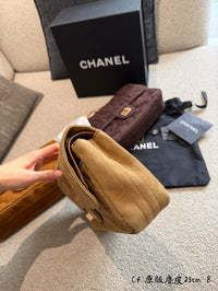 Classic Flap Medium Suede