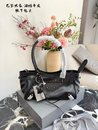 Le City Shoulder Bag