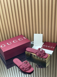 Interlocking G Slide Sandals