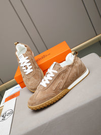 Trail Sneakers