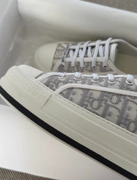 B23 Low-Top Sneaker